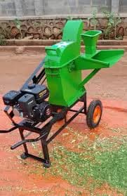 Silage cutting machine